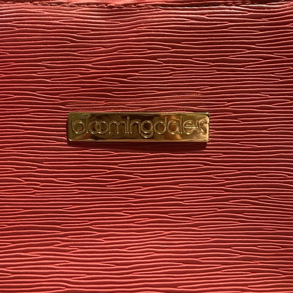 Pre- Owned Red  Bloomingdales Tote - - Picture 3 of 4